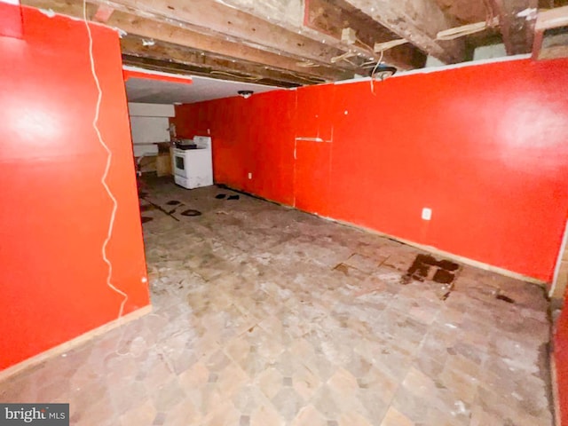421 E Rockland St, Philadelphia, PA 19120 - unfinished basement featuring washer / clothes dryer