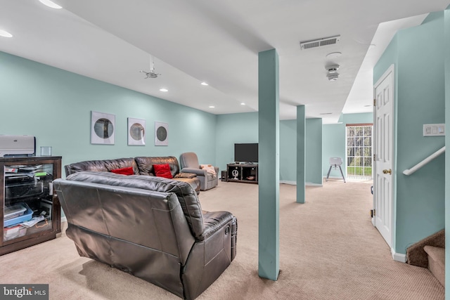 living area with baseboards, carpet, recessed lighting, and visible vents
