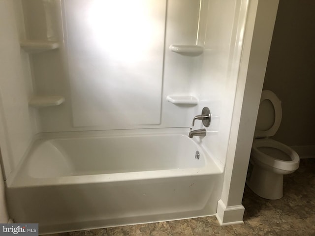 617 S Front St, Steelton, PA 17113 - full bath featuring toilet, shower / washtub combination, and baseboards