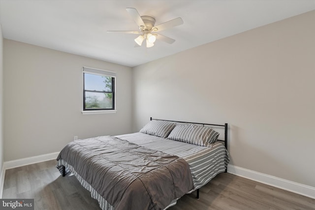 102 Orchard Ct, Royersford, PA 19468 - bedroom with wood finished floors, baseboards, and a ceiling fan
