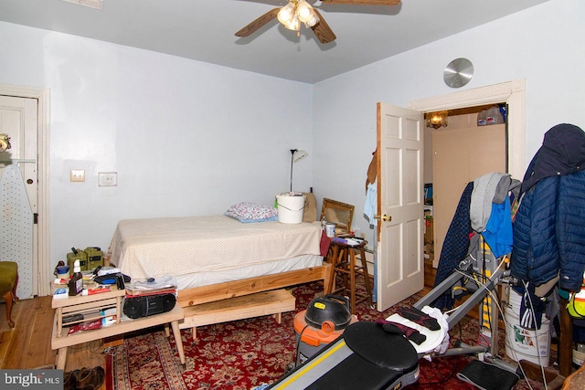 330 E Broadway, Salem, NJ 08079 - bedroom with a ceiling fan