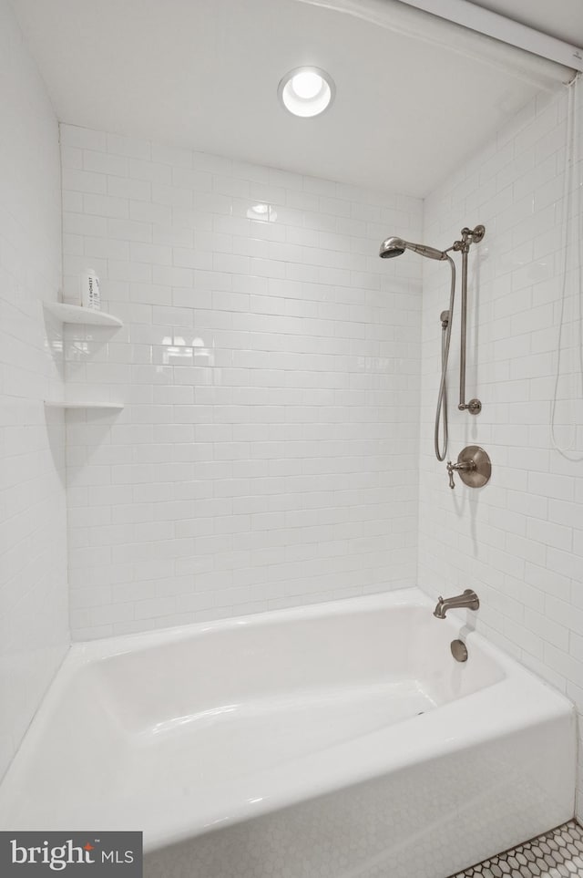 421 N 20th St, Philadelphia, PA 19130 - full bath featuring shower / washtub combination and tile patterned floors
