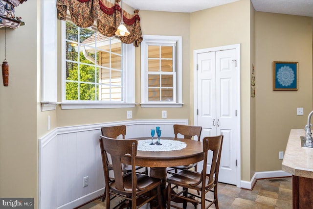 320 Island Point Dr, Gretna, VA 24557 - dining area featuring a wealth of natural light