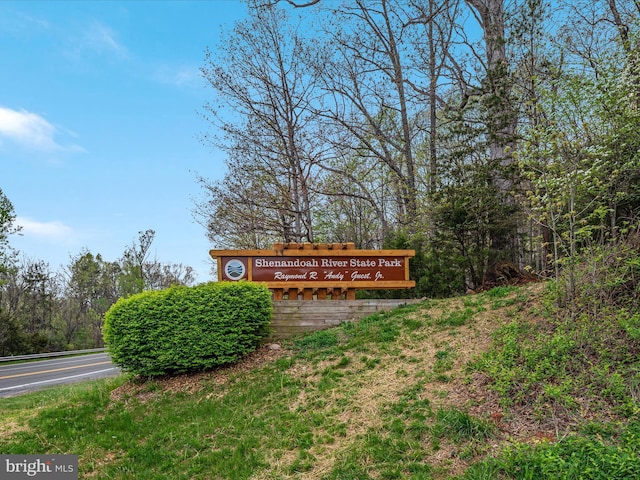 4437 Stonewall Jackson Hwy, Bentonville, VA 22610 - community sign with uncovered parking