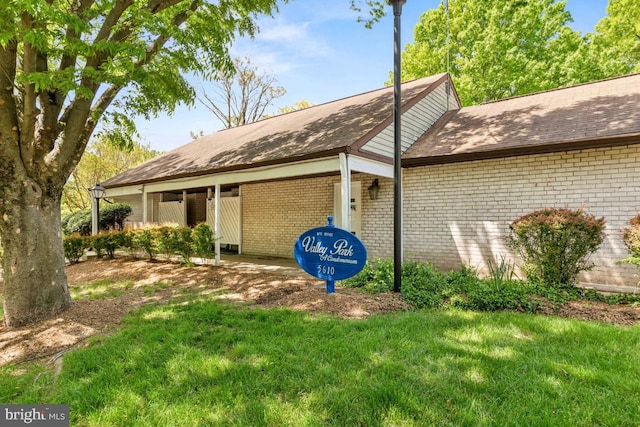 5608 Bismach Dr Unit 103, Alexandria, VA 22312 - exterior space with a lawn