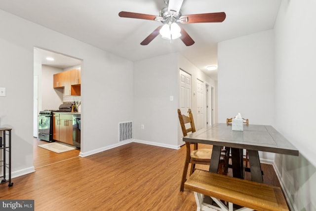 5608 Bismach Dr Unit 103, Alexandria, VA 22312 - dining space featuring light wood-type flooring, baseboards, a ceiling fan, and visible vents