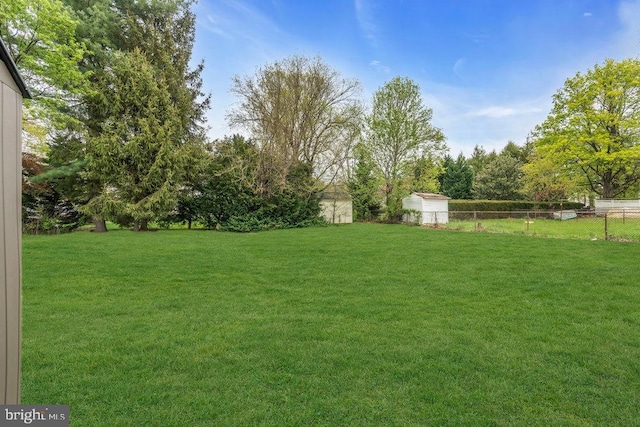 82 Hauser Ave, Hamilton, NJ 08620 - view of yard featuring fence