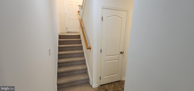 335 Paradee Dr, Dover, DE 19904 - view of stairway