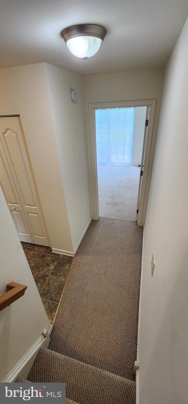 335 Paradee Dr, Dover, DE 19904 - hallway featuring baseboards
