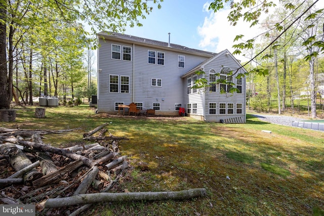 350 Rotterham Dr, Hedgesville, WV 25427 - back of property with a lawn