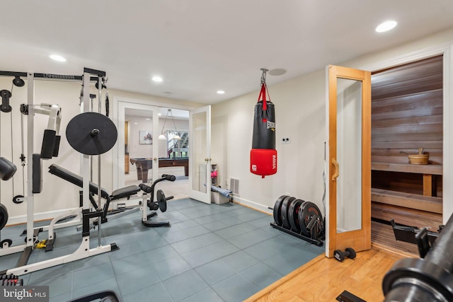 workout room with recessed lighting, visible vents, and baseboards
