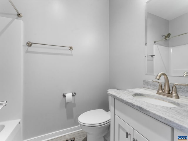 3185 Polecat Creek Ln, Scottsville, VA 24590 - full bath featuring baseboards, vanity, and toilet
