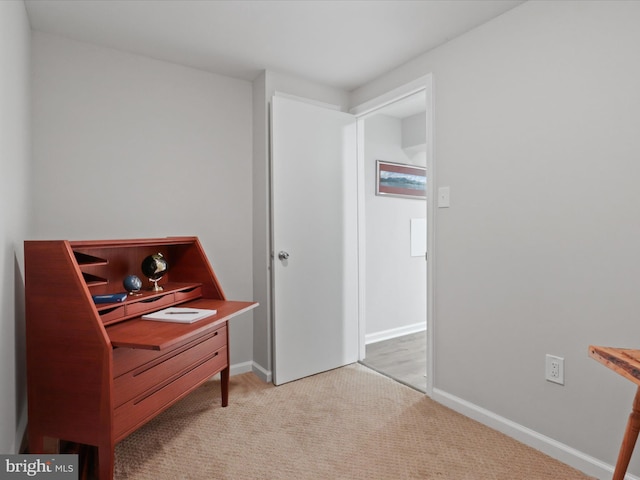 6558 Gildar St, Alexandria, VA 22310 - sitting room featuring carpet flooring and baseboards