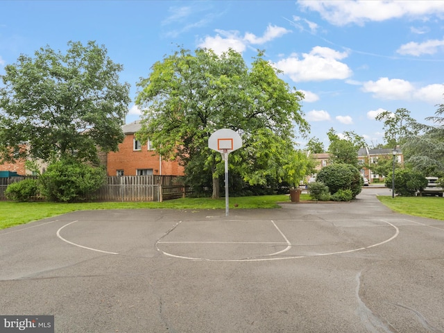 6558 Gildar St, Alexandria, VA 22310 - view of basketball court with community basketball court