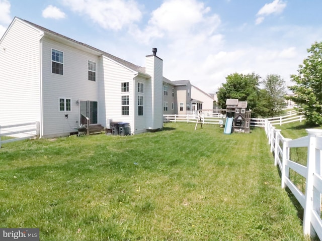 17365 Tedler Cir, Round Hill, VA 20141 - view of yard with entry steps