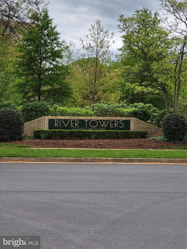 6631 Wakefield Dr Unit 804, Alexandria, VA 22307 - view of community sign