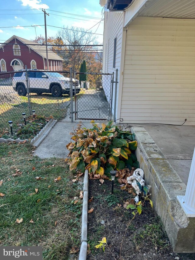 451 Main St, Ashland, PA 17921 - exterior view of fence and a gate