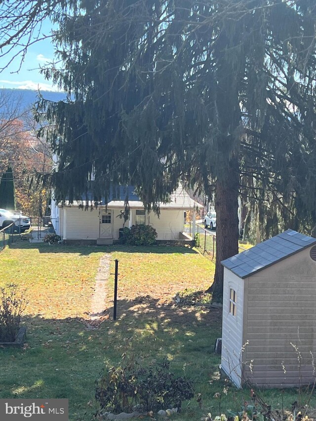 451 Main St, Ashland, PA 17921 - view of front of house with an outbuilding
