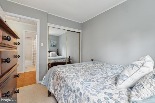 12328 Woodlawn Ct, Woodbridge, VA 22192 - bedroom with a closet, crown molding, and baseboards