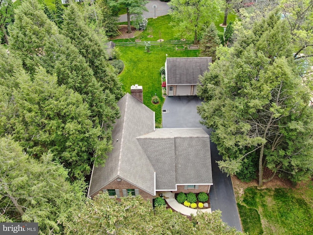 aerial view of property and surrounding area
