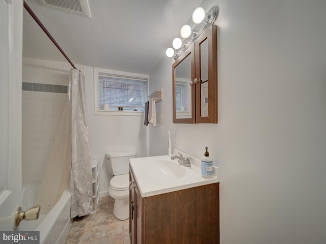 bathroom with vanity, toilet, shower / bathtub combination with curtain, baseboards, and visible vents