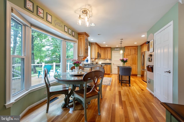 7228 Devereux Ct, Alexandria, VA 22315 - dining space featuring healthy amount of natural light, light wood-type flooring, baseboards, and recessed lighting