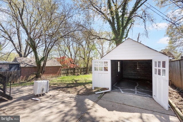 6217 Burgess Ave, Baltimore, MD 21214 - detached garage with fence