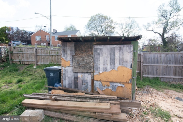 703 59th Ave, Capitol Heights, MD 20743 - view of outbuilding with fence