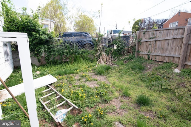 703 59th Ave, Capitol Heights, MD 20743 - view of yard featuring fence