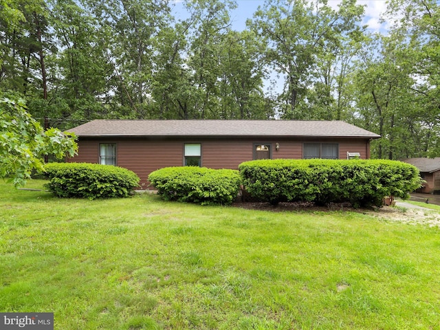 427 Oak Dale Ct, Capon Bridge, WV 26711 - view of front facade featuring a front yard