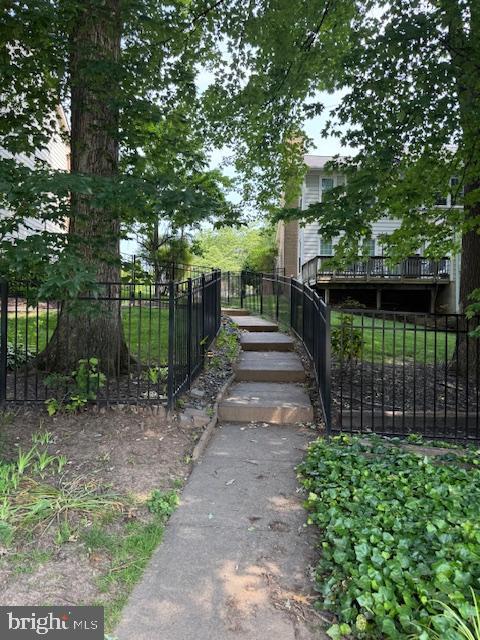 5205 Dunleigh Dr, Burke, VA 22015 - view of home's community