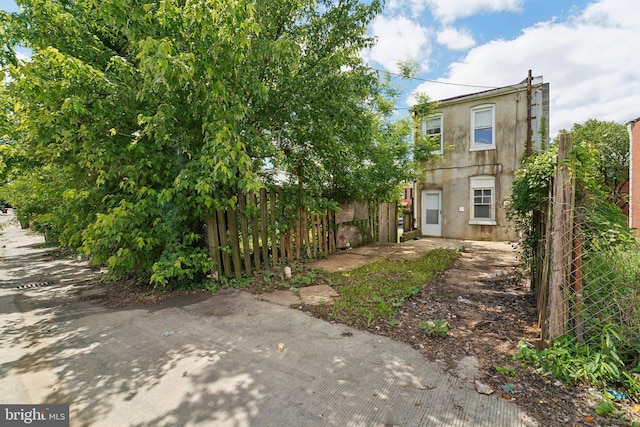 1714 Abbotston St, Baltimore, MD 21218 - view of yard with fence