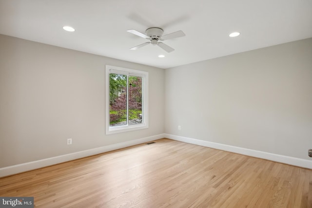6530 Heather Brook Ct, Mclean, VA 22101 - empty room featuring light wood-style flooring, a ceiling fan, baseboards, recessed lighting, and visible vents