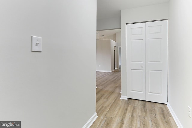 9552 Cannoneer Ct Unit 403, Manassas, VA 20110 - corridor featuring light wood-type flooring and baseboards