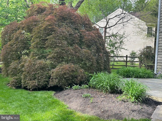 exterior space with fence
