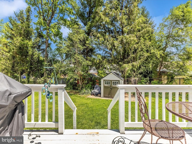 507 Kerwin Ct, Silver Spring, MD 20901 - wooden deck featuring area for grilling and view of scattered trees