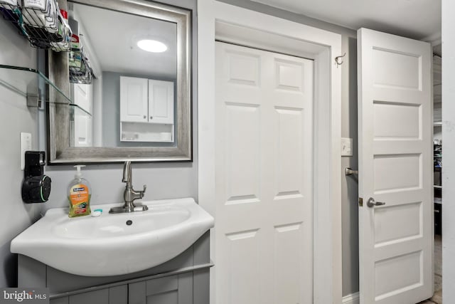 40 Treaty Elm Ln, Haddonfield, NJ 08033 - bathroom featuring vanity