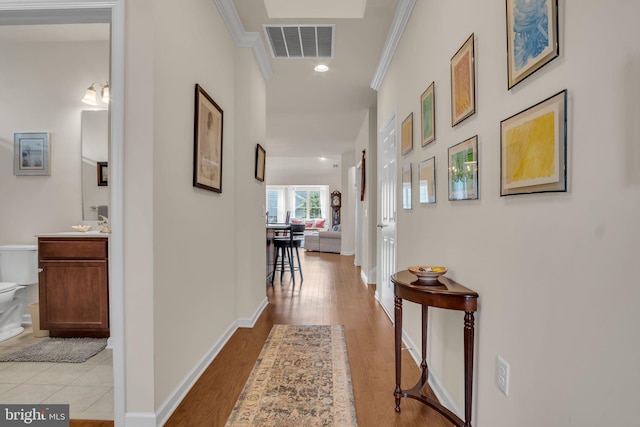 323 Valor Dr, Mechanicsburg, PA 17050 - hall featuring light wood-style floors, recessed lighting, baseboards, visible vents, and ornamental molding