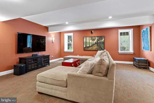 living area with baseboards, carpet flooring, and recessed lighting