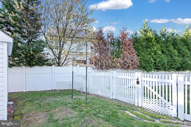 9208 Homestretch Ct, Laurel, MD 20723 - view of yard with fence private yard