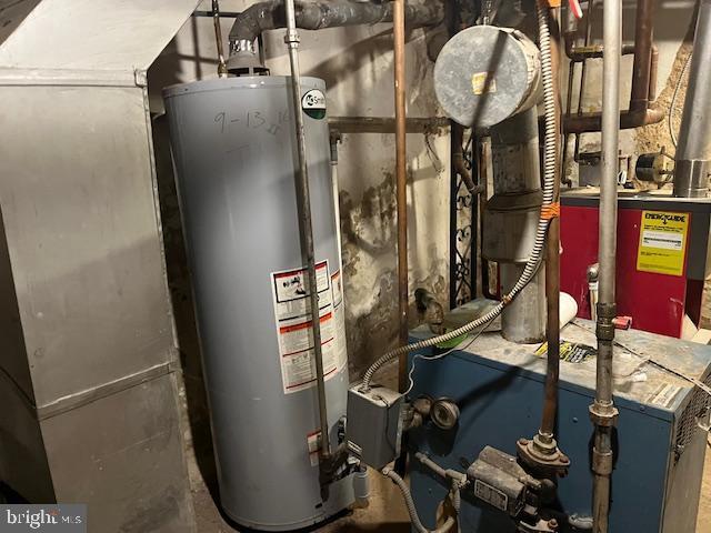 4900 N 11th St, Philadelphia, PA 19141 - utilities featuring water heater
