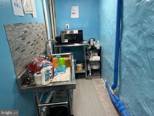 4900 N 11th St, Philadelphia, PA 19141 - interior space