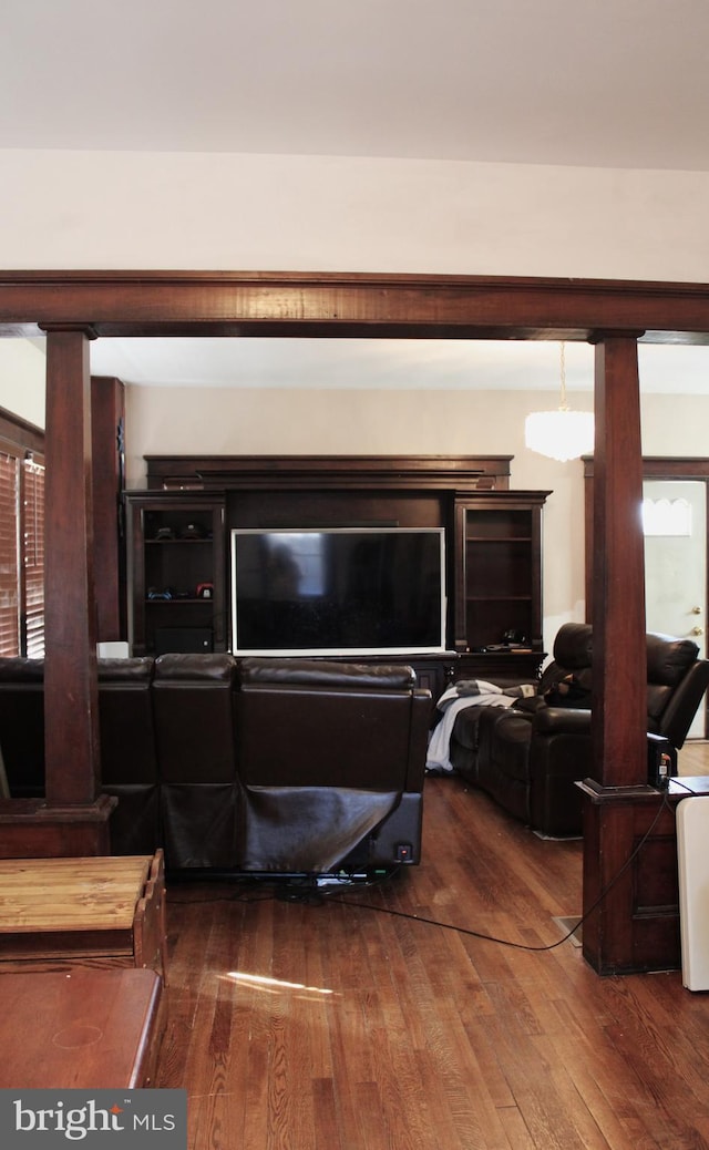 408 Prince George St, Cumberland, MD 21502 - detailed view of wood finished floors and ornate columns