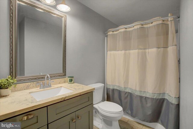 2284 Pine Rd, Newville, PA 17241 - full bath featuring tile patterned flooring, toilet, vanity, and curtained shower