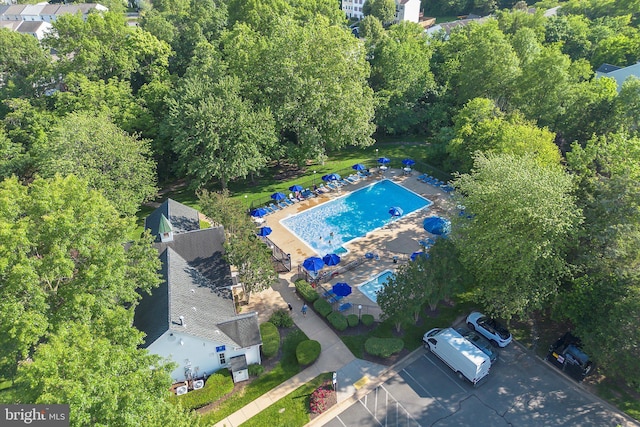 6780 Hollow Glen Ct, Gainesville, VA 20155 - aerial view of a pool
