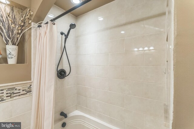 705 Hope Ln, Gaithersburg, MD 20878 - full bathroom featuring shower / bath combination with curtain