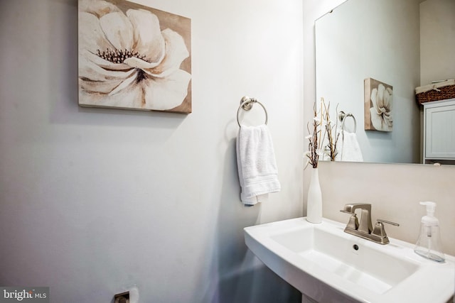 9008 Waller Tree Way, Upper Marlboro, MD 20772 - bathroom featuring a sink