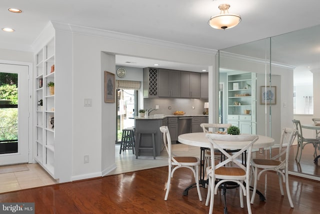 3 Spa Creek Lndg Unit A, Annapolis, MD 21403 - dining area with healthy amount of natural light, ornamental molding, light wood-style floors, baseboards, and recessed lighting