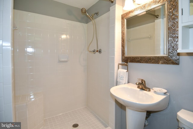 8916 Battery Rd, Alexandria, VA 22308 - full bathroom with a shower stall, toilet, and a sink