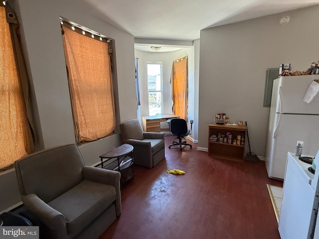 1414 W Allegheny Ave, Philadelphia, PA 19132 - sitting room featuring wood finished floors and a desk